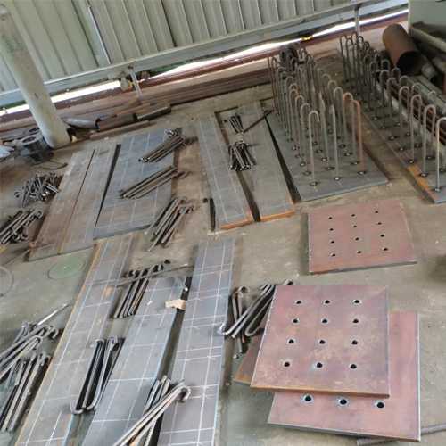 有哪些其他因素会影响安康预埋件位置的确定？